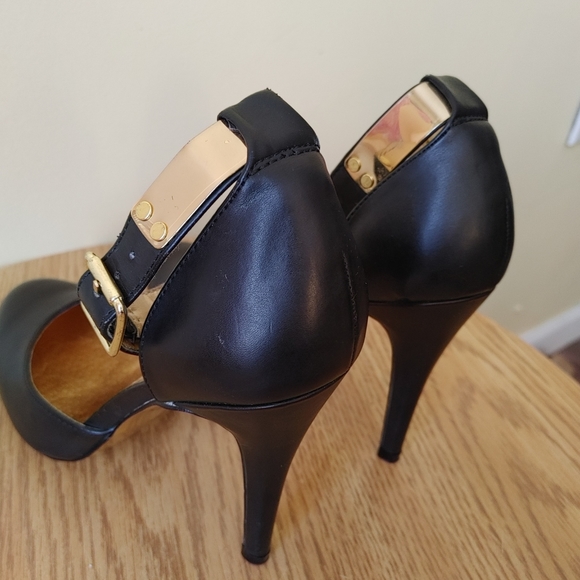 Diba Black heels with gold detailing shoes size 6.5 - Picture 4 of 11